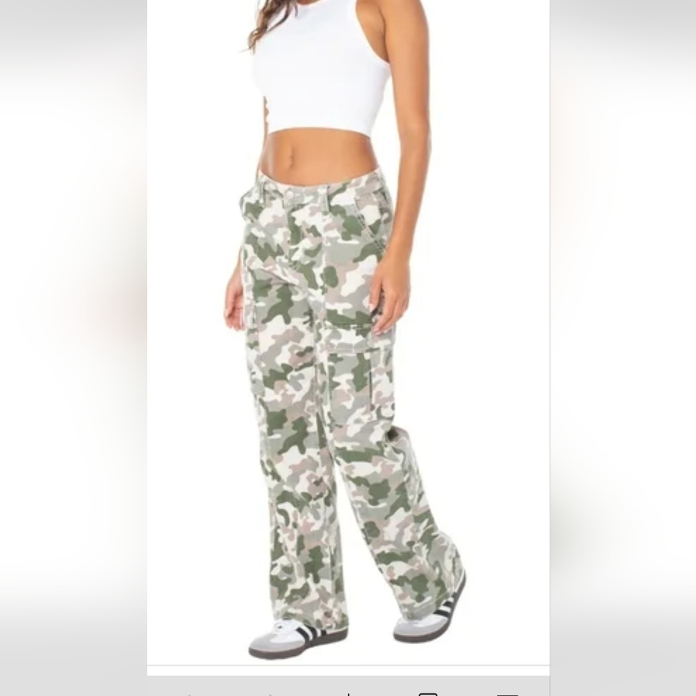 Celebrity Pink Sz 7/28 Camo Pants - Picture 1 of 8